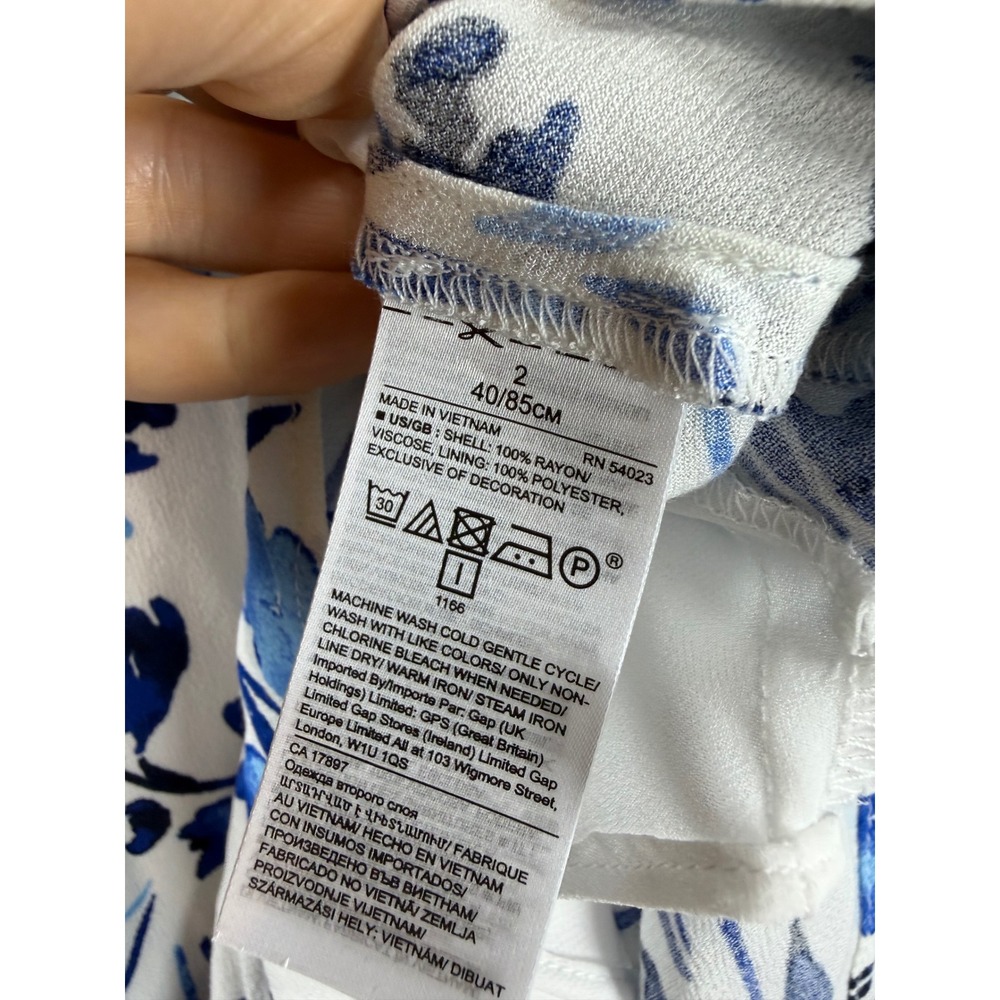 Banana Republic Blue White Floral Wrap Dress Short Sleeve Smocked V-Neck Size 2 - Picture 6 of 7